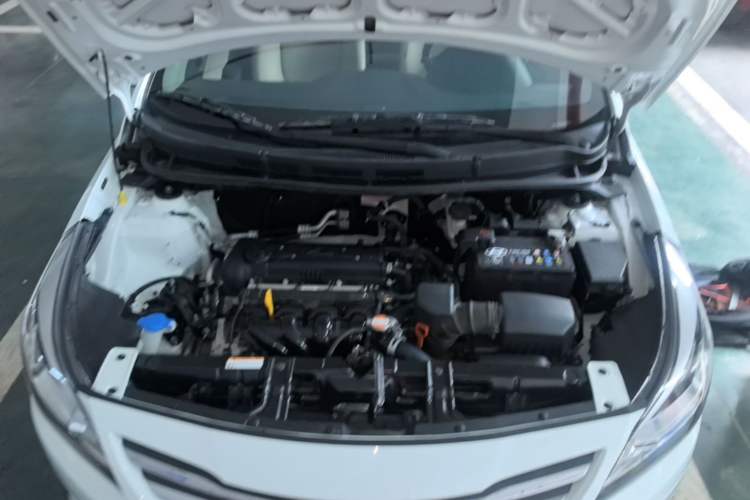Used Hyundai Verna (older generation) 2016 1.4L Automatic Smart GLS Engine Bay