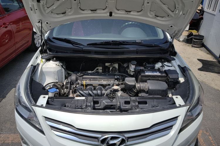 Used Hyundai Verna (older generation) 2016 1.4L Manual Smart GLS Trim Engine Bay