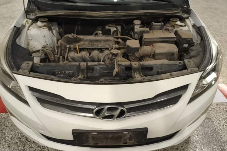 Used Hyundai Verna (older generation) 2016 1.4L Manual Smart GLS Trim Engine Bay
