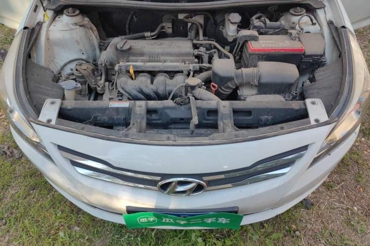 Used Hyundai Verna (older generation) 2016 1.4L Automatic Smart GLS Engine Bay