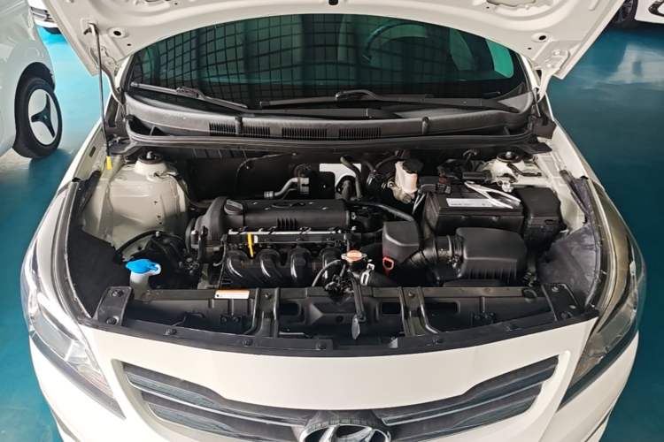 Used Hyundai Verna (older generation) 2016 1.4L Automatic Smart GLS Engine Bay