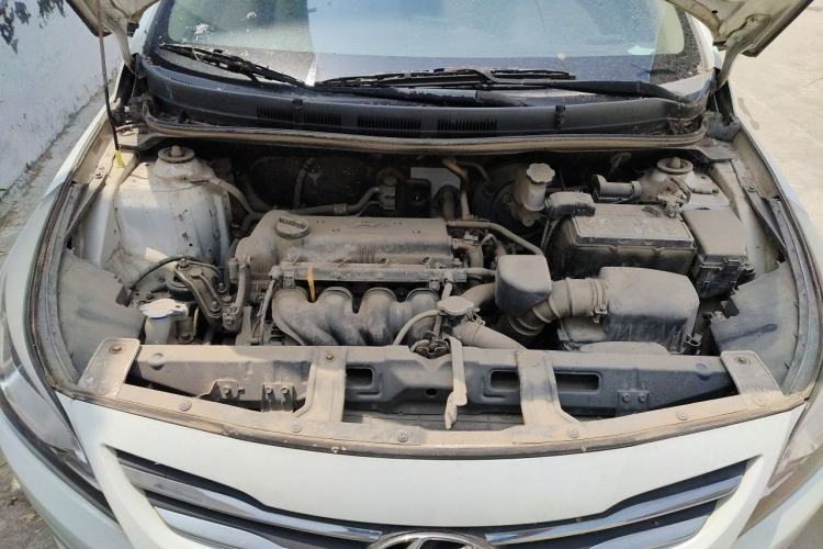 Used Hyundai Verna (older generation) 2016 1.4L Manual Smart GLS Trim Engine Bay