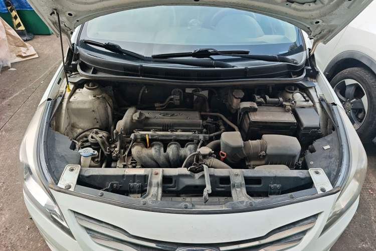 Used Hyundai Verna (older generation) 2016 1.4L Automatic Smart GLS Engine Bay