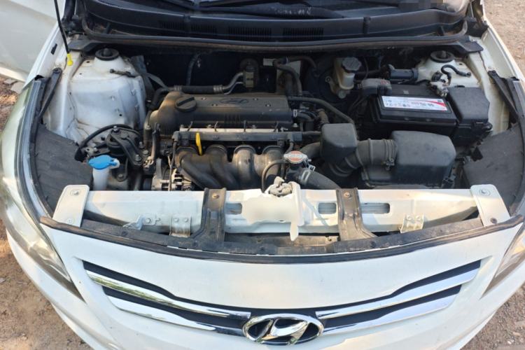 Used Hyundai Verna (older generation) 2016 1.4L Manual Smart GLS Trim Engine Bay