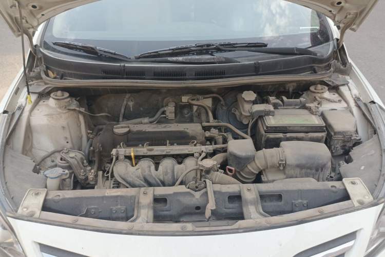 Used Hyundai Verna (older generation) 2016 1.4L Automatic Smart GLS Engine Bay