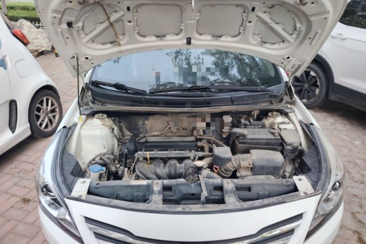 Used Hyundai Verna (older generation) 2016 1.4L Automatic Leading-Edge GLX Engine Bay