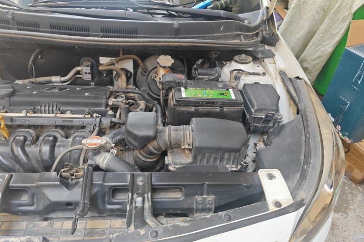 Used Hyundai Verna (older generation) 2016 1.4L Manual Smart GLS Trim Engine Bay Left