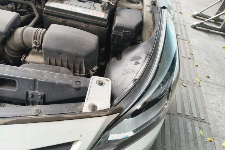 Used Hyundai Verna (older generation) 2016 1.4L Automatic Smart GLS Engine Bay Left