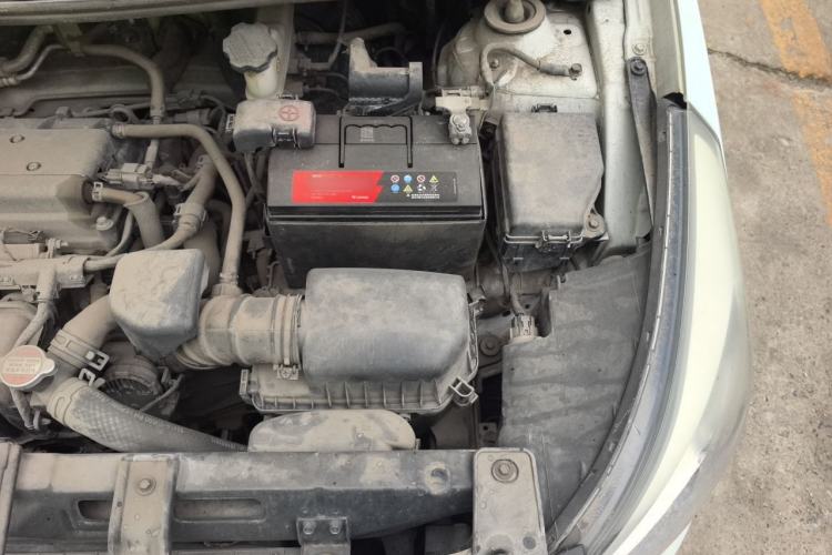 Used Hyundai Verna (older generation) 2016 1.4L Manual Smart GLS Trim Engine Bay Left