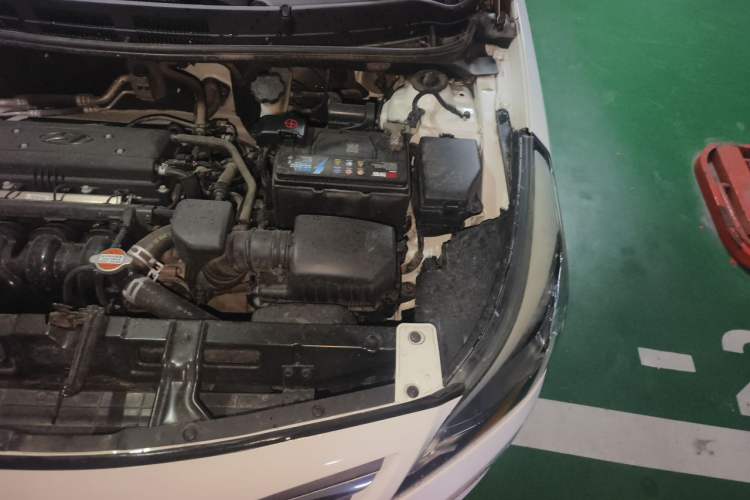 Used Hyundai Verna (older generation) 2016 1.4L Manual Smart GLS Trim Engine Bay Left