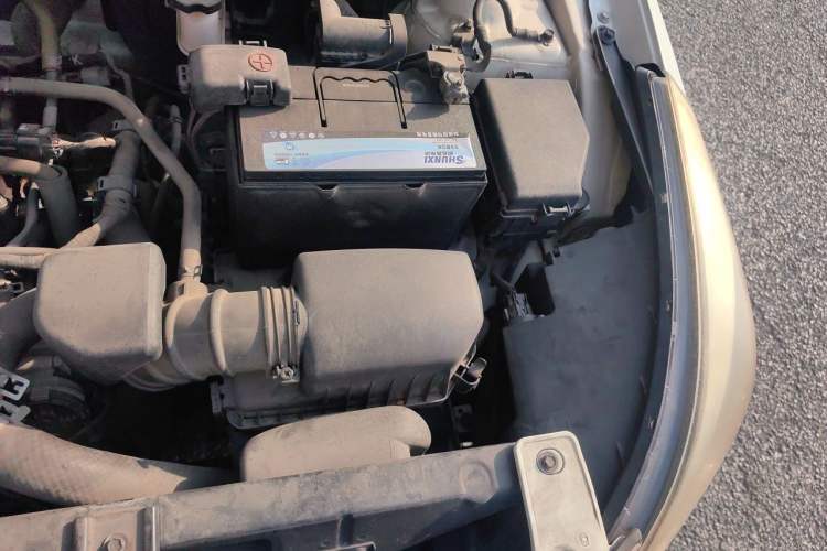 Used Hyundai Verna (older generation) 2016 1.4L Manual Smart GLS Trim Engine Bay Left