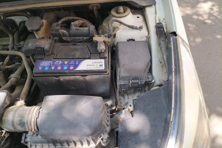 Used Hyundai Verna (older generation) 2016 1.4L Automatic Smart GLS Engine Bay Left
