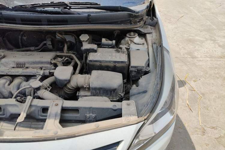 Used Hyundai Verna (older generation) 2016 1.4L Manual Smart GLS Trim Engine Bay Left