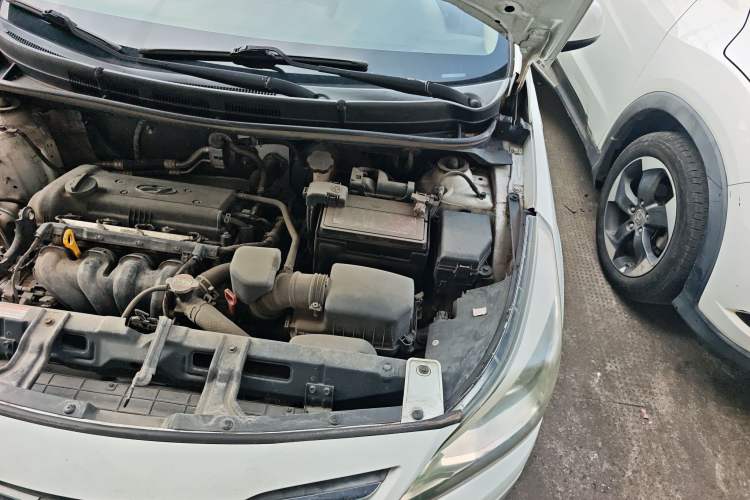 Used Hyundai Verna (older generation) 2016 1.4L Automatic Smart GLS Engine Bay Left