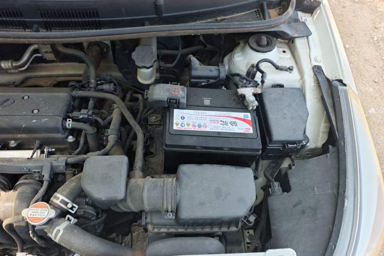 Used Hyundai Verna (older generation) 2016 1.4L Manual Smart GLS Trim Engine Bay Left