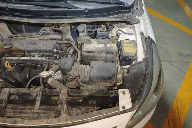 Used Hyundai Verna (older generation) 2016 1.4L Manual Smart GLS Trim Engine Bay Left
