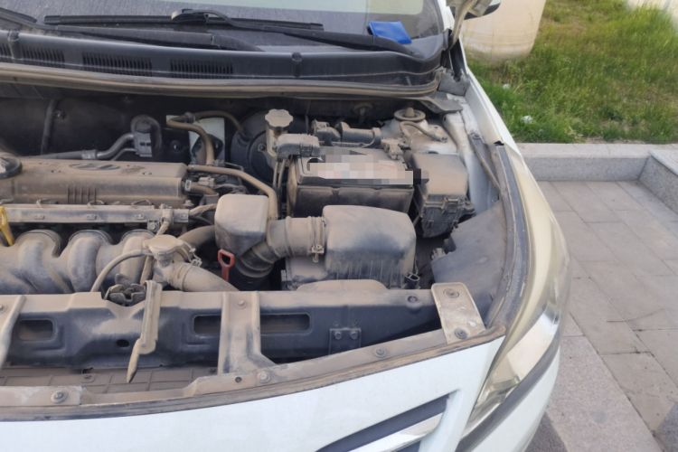 Used Hyundai Verna (older generation) 2016 1.4L Automatic Fashionable GS Model Engine Bay Left