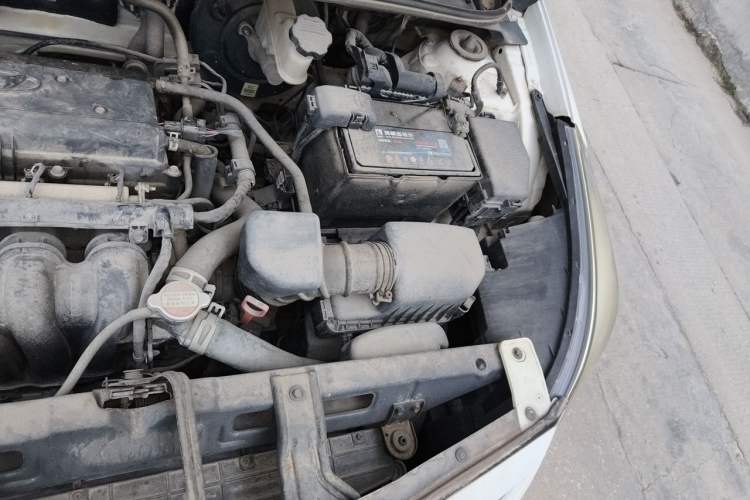 Used Hyundai Verna (older generation) 2016 1.4L Automatic Smart GLS Engine Bay Left