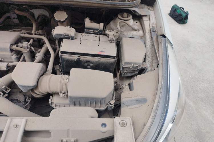 Used Hyundai Verna (older generation) 2016 1.4L Manual Smart GLS Trim Engine Bay Left
