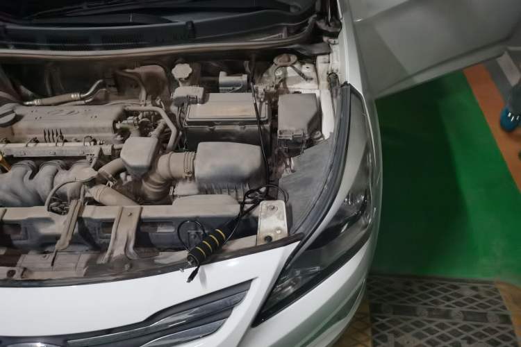 Used Hyundai Verna (older generation) 2016 1.4L Manual Smart GLS Trim Engine Bay Left