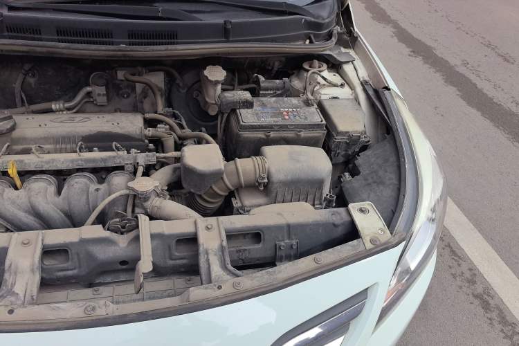 Used Hyundai Verna (older generation) 2016 1.4L Manual Smart GLS Trim Engine Bay Left