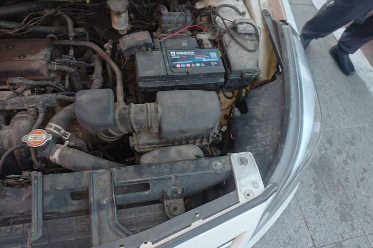 Used Hyundai Verna (older generation) 2016 1.4L Manual Smart GLS Trim Engine Bay Left