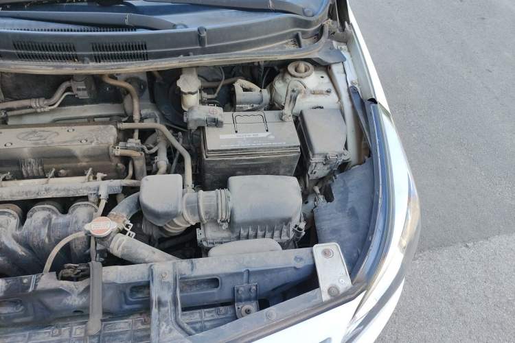 Used Hyundai Verna (older generation) 2016 1.4L Manual Smart GLS Trim Engine Bay Left