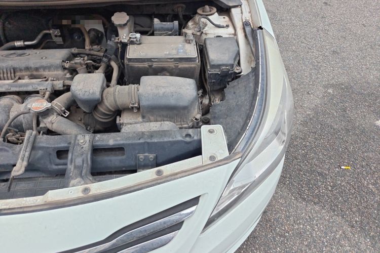 Used Hyundai Verna (older generation) 2016 1.4L Manual Smart GLS Trim Engine Bay Left