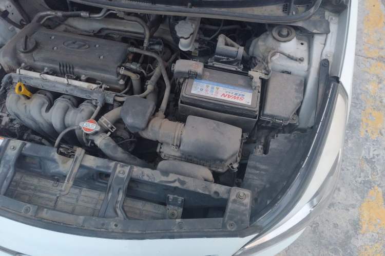 Used Hyundai Verna (older generation) 2016 1.4L Manual Smart GLS Trim Engine Bay Left