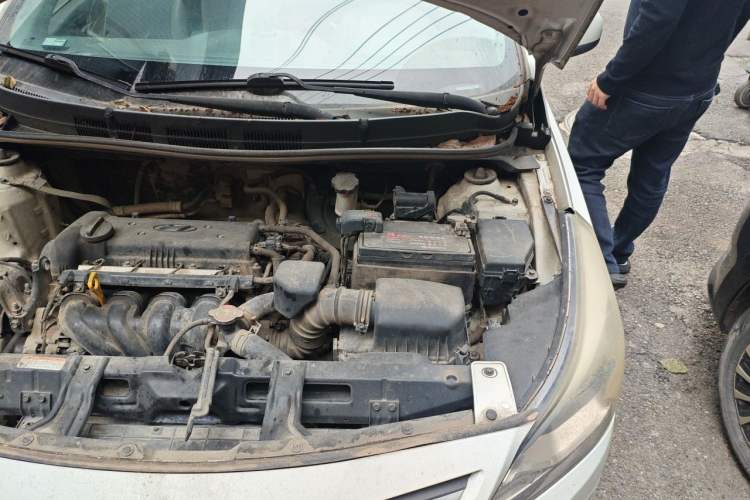Used Hyundai Verna (older generation) 2016 1.4L Manual Smart GLS Trim Engine Bay Left