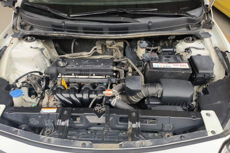 Used Hyundai Verna (older generation) 2016 1.4L Manual Smart GLS Trim Engine Bay