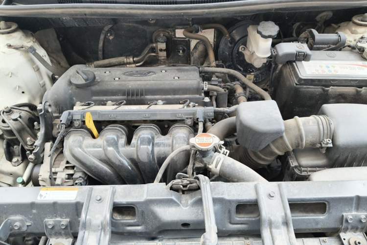 Used Hyundai Verna (older generation) 2016 1.4L Manual Smart GLS Trim Engine Bay