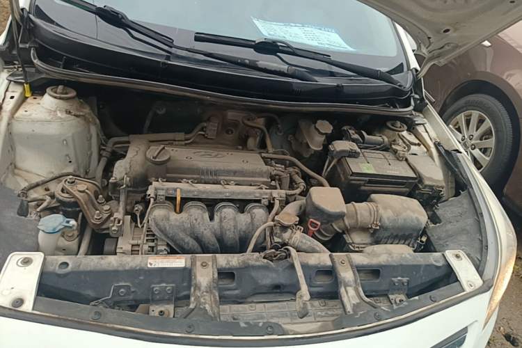 Used Hyundai Verna (older generation) 2016 1.4L Automatic Smart GLS Engine Bay