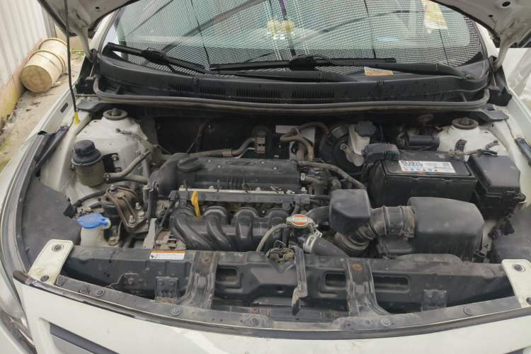 Used Hyundai Verna (older generation) 2016 1.4L Manual Smart GLS Trim Engine Bay
