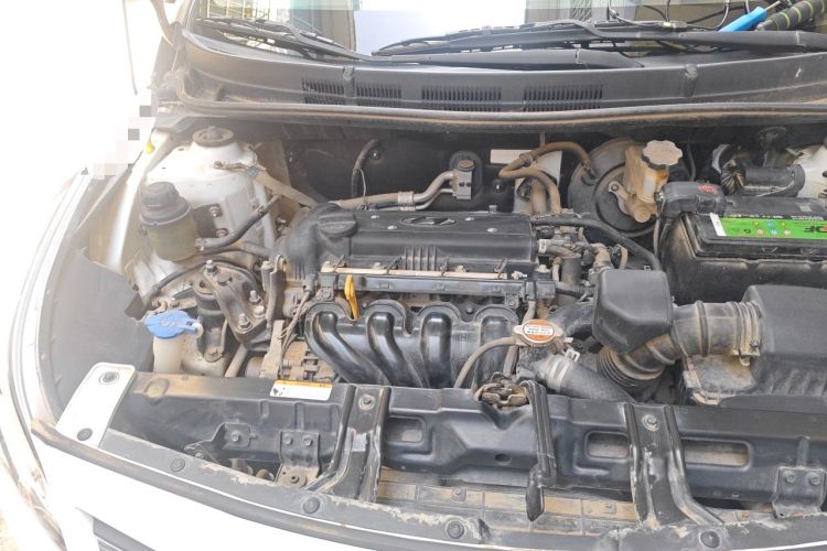 Used Hyundai Verna (older generation) 2016 1.4L Manual Smart GLS Trim Engine Bay Right
