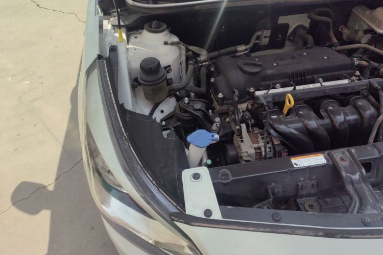 Used Hyundai Verna (older generation) 2016 1.4L Manual Fashion GS Engine Bay Right