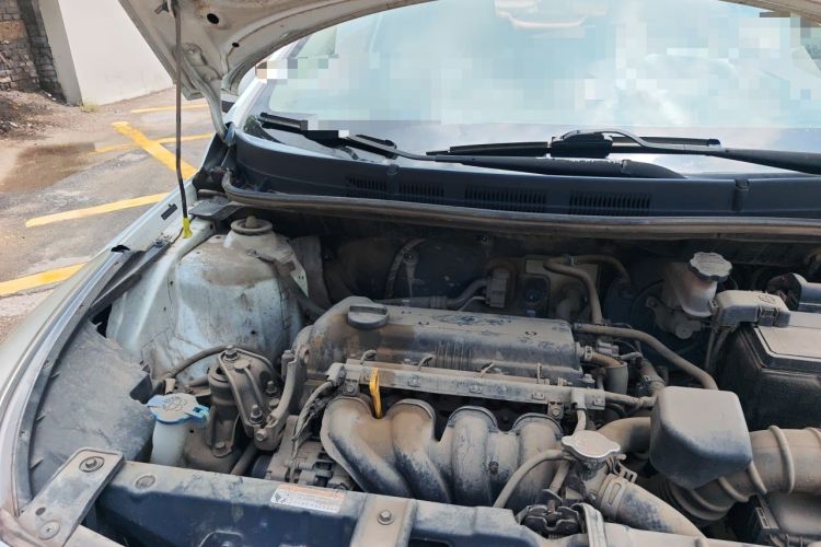 Used Hyundai Verna (older generation) 2016 1.4L Manual Smart GLS Trim Engine Bay Right