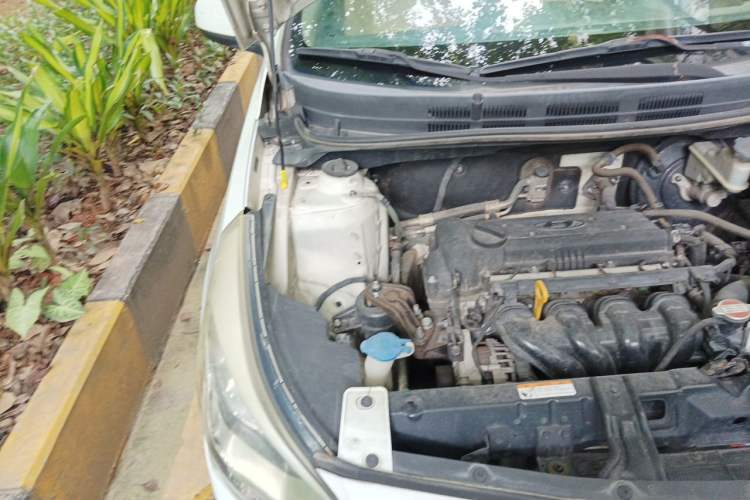 Used Hyundai Verna (older generation) 2016 1.4L Automatic Smart GLS Engine Bay Right