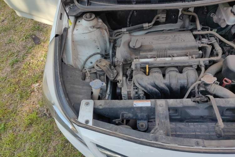Used Hyundai Verna (older generation) 2016 1.4L Automatic Smart GLS Engine Bay Right