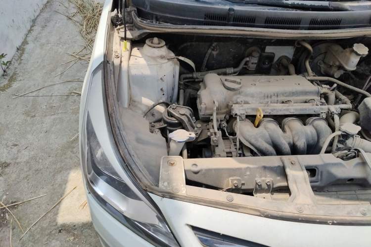 Used Hyundai Verna (older generation) 2016 1.4L Manual Smart GLS Trim Engine Bay Right
