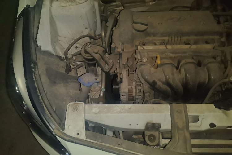 Used Hyundai Verna (older generation) 2016 1.4L Manual Smart GLS Trim Engine Bay Right
