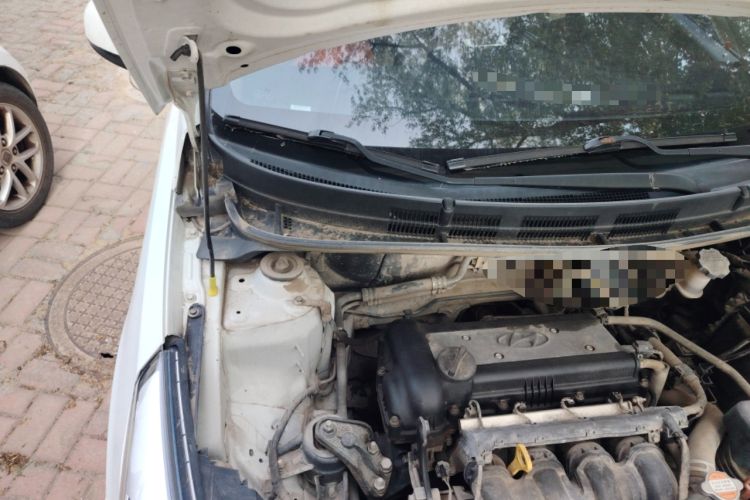 Used Hyundai Verna (older generation) 2016 1.4L Automatic Leading-Edge GLX Engine Bay Right
