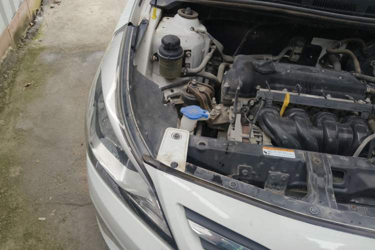 Used Hyundai Verna (older generation) 2016 1.4L Manual Smart GLS Trim Engine Bay Right