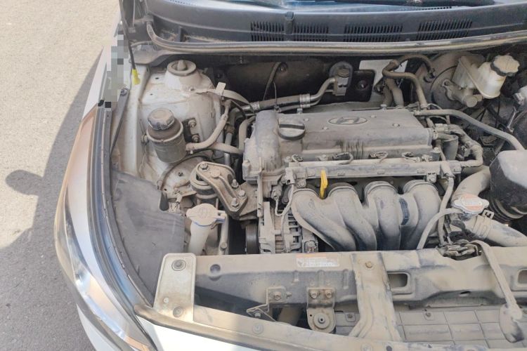 Used Hyundai Verna (older generation) 2016 1.4L Manual Smart GLS Trim Engine Bay Right