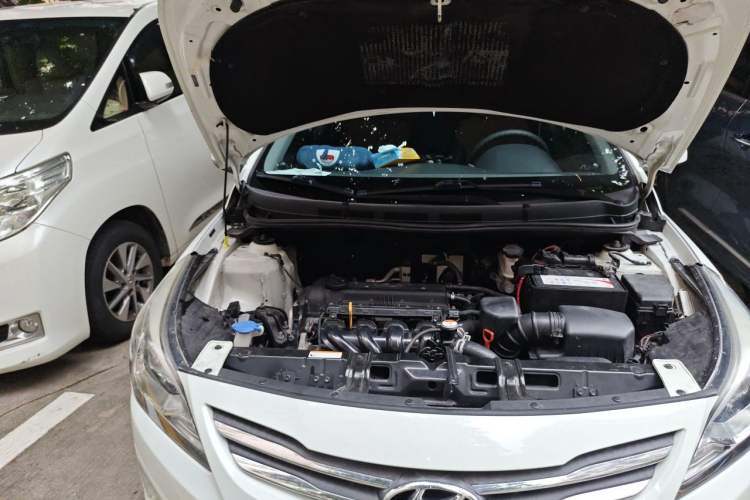 Used Hyundai Verna (older generation) 2016 1.4L Automatic Smart GLS Engine Bay Right