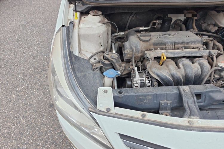 Used Hyundai Verna (older generation) 2016 1.4L Manual Smart GLS Trim Engine Bay Right