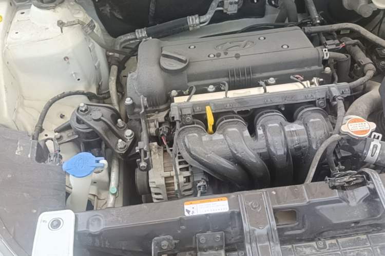 Used Hyundai Verna (older generation) 2016 1.4L Automatic Fashionable GS Model Engine Bay Right