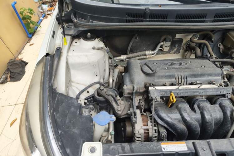 Used Hyundai Verna (older generation) 2016 1.4L Automatic Smart GLS Engine Bay Right