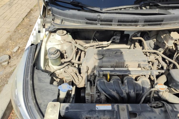 Used Hyundai Verna (older generation) 2016 1.4L Manual Smart GLS Trim Engine Bay Right