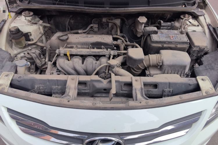 Used Hyundai Verna (older generation) 2016 1.4L Manual Smart GLS Trim Engine Bay